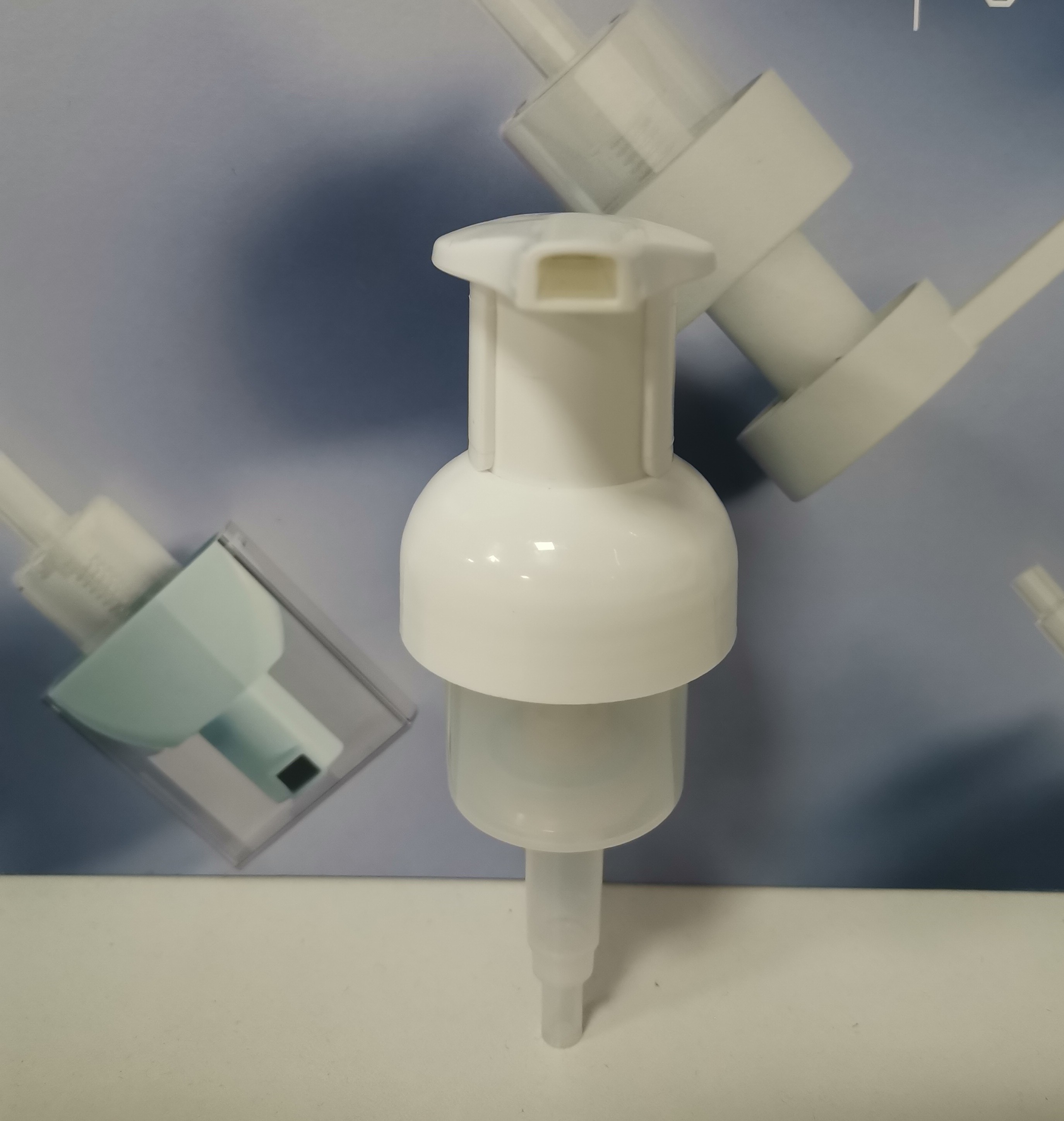 Custom Lotion Pump with Clip Overcap